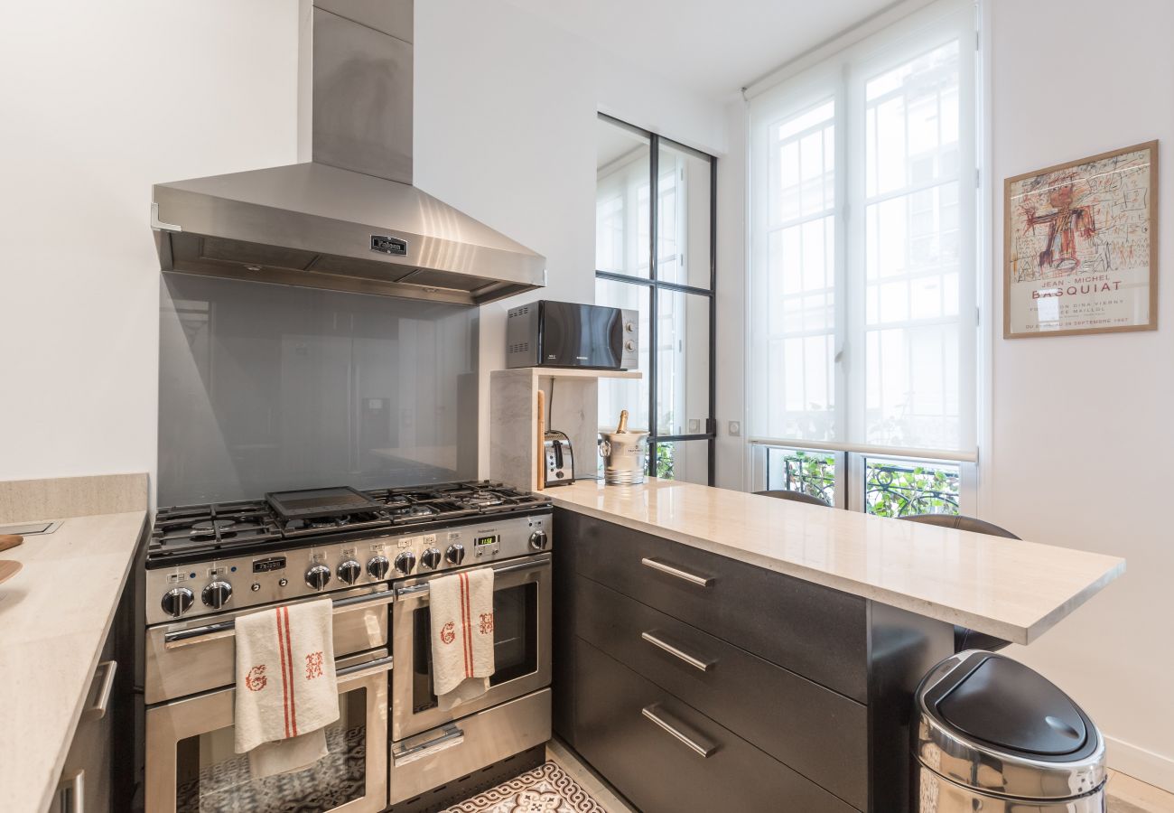 Apartment in Paris - Île Saint Louis Luxury