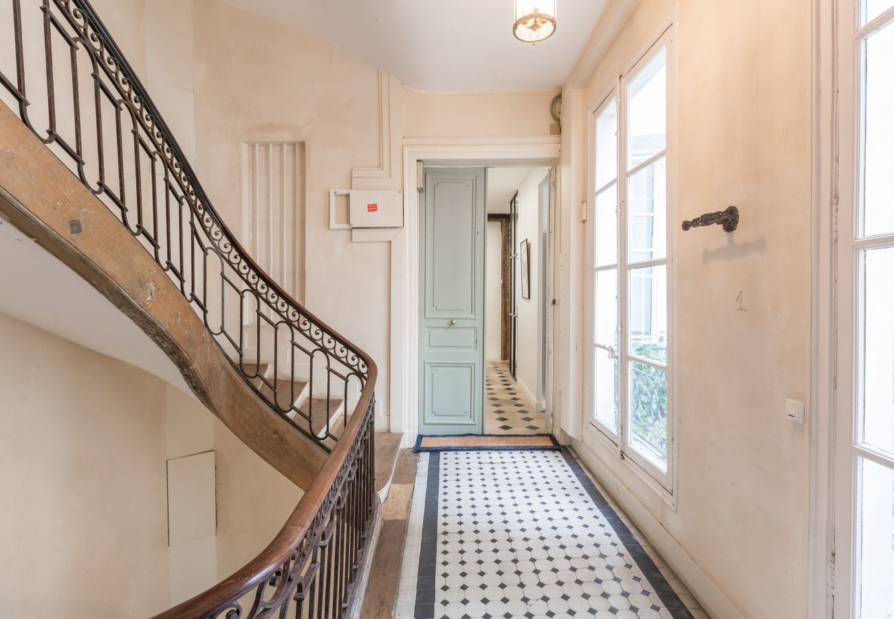 Apartment in Paris - Île Saint Louis Luxury