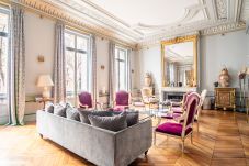 Apartment in Paris - Wagram Luxury Palace