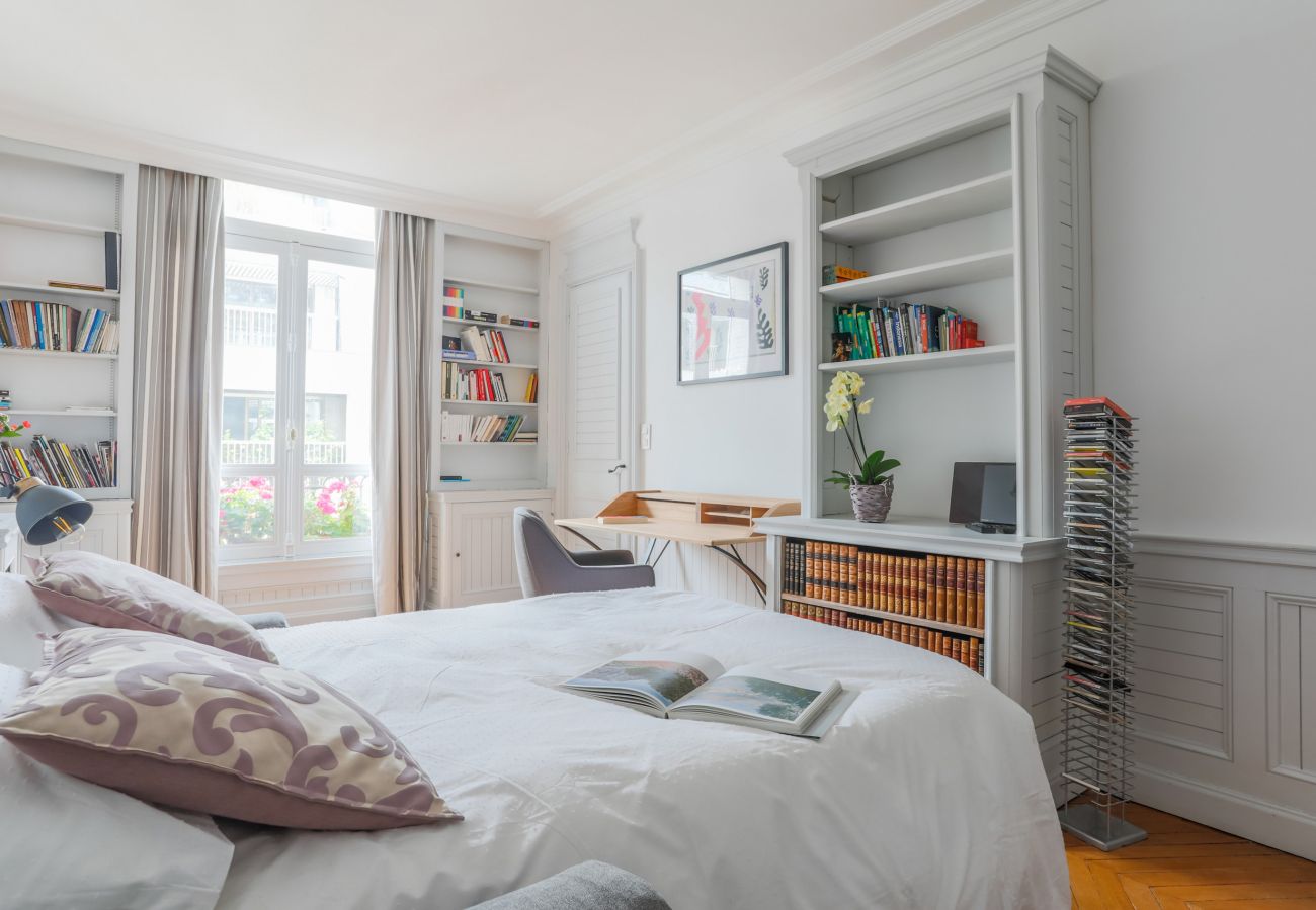 Apartment in Paris - Jardin du Luxembourg Home