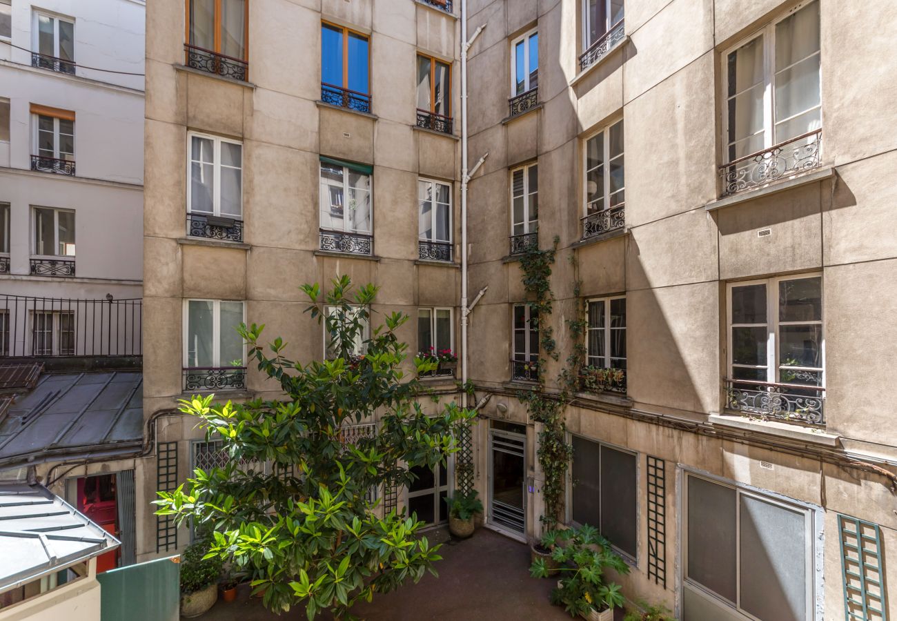 Apartment in Paris - Canal St Martin Valmy