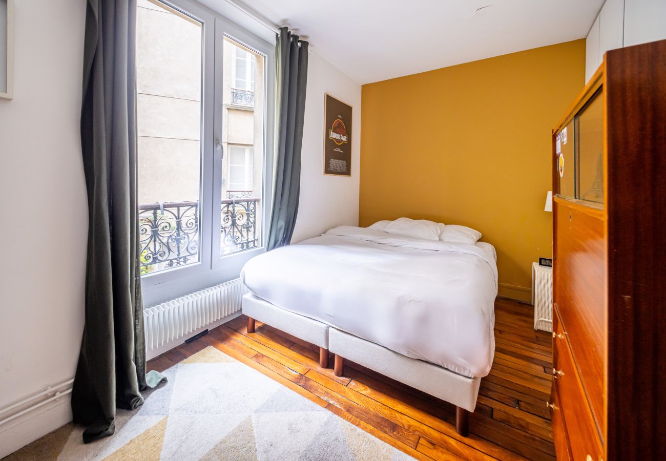 Apartment in Paris - Canal St Martin Valmy